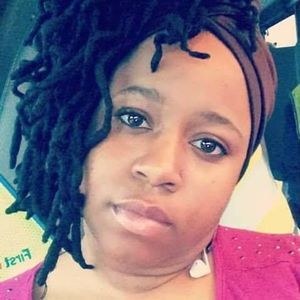 Meet your Posher, Desiree